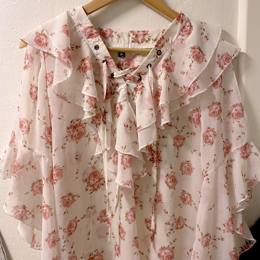 Vintage beautiful floral rose blouse